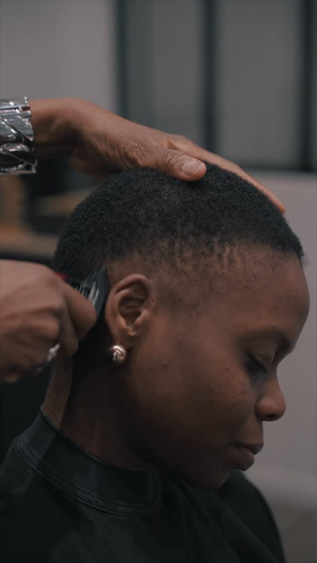 Post 7 by Boucles d'Ébène Studio on Instagram (video)