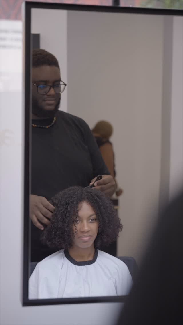 Post 2 by Boucles d'Ébène Studio on Instagram (video)