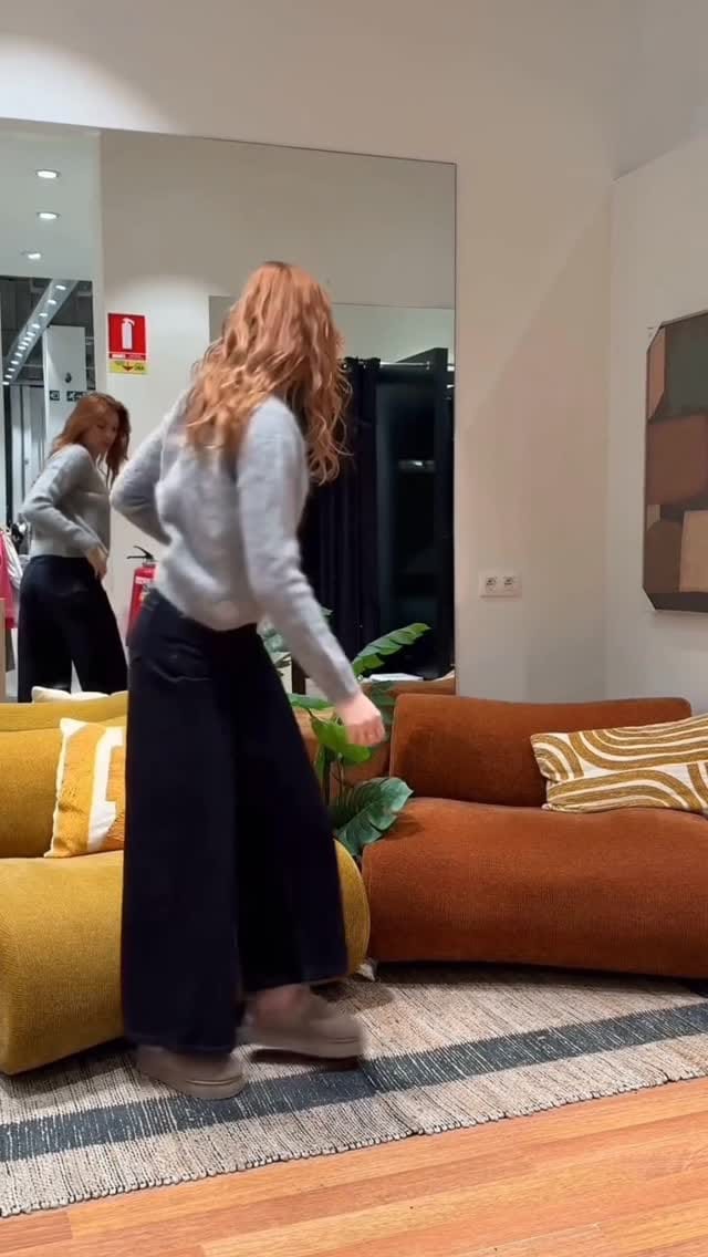 Post 5 by Vêtements de Mode on Instagram (video)