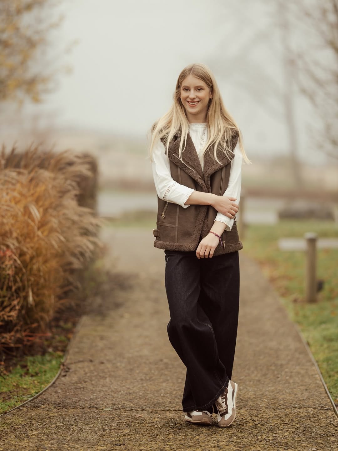 Post 6 by Vêtements de Mode on Instagram (carousel)