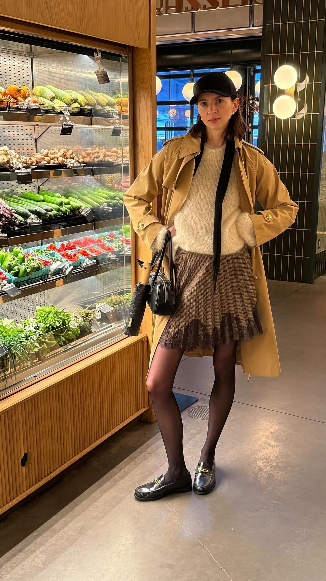 Post 6 by Ana Tess / Fashion Stylist and Creative Consultant on Instagram (video)
