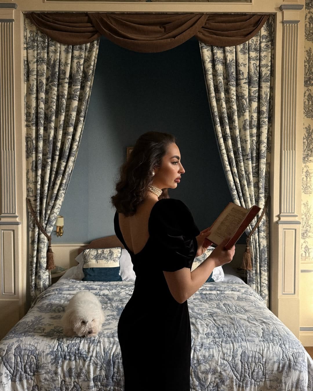 Post 2 by Julie Lamrani- living in Paris and creating a brand LMR 🪡 on Instagram (carousel)