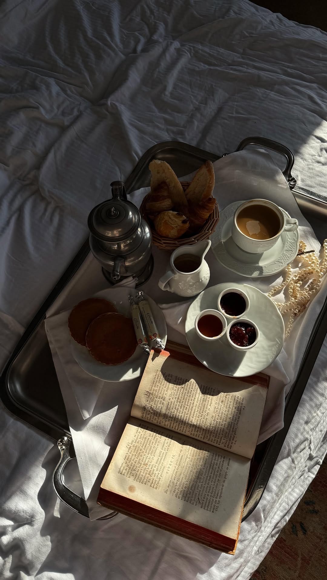 Post 1 by Julie Lamrani- living in Paris and creating a brand LMR 🪡 on Instagram (video)