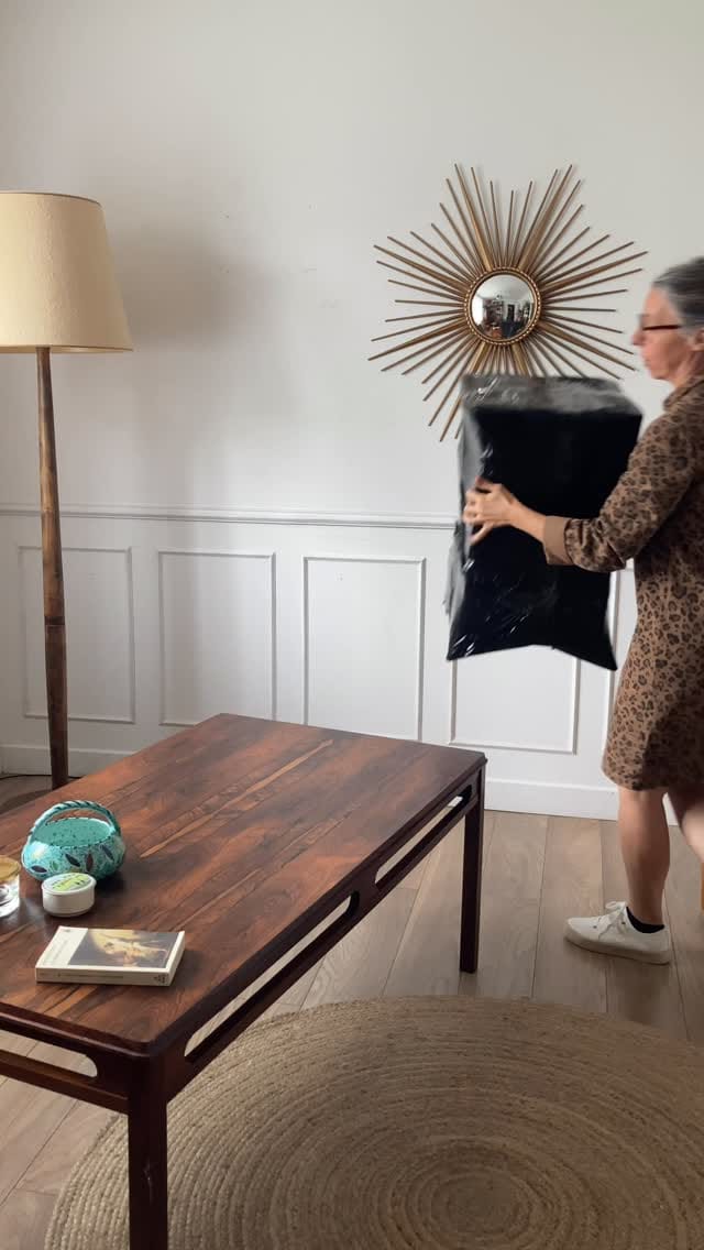 Post 9 by VcommeVintage on Instagram (video)