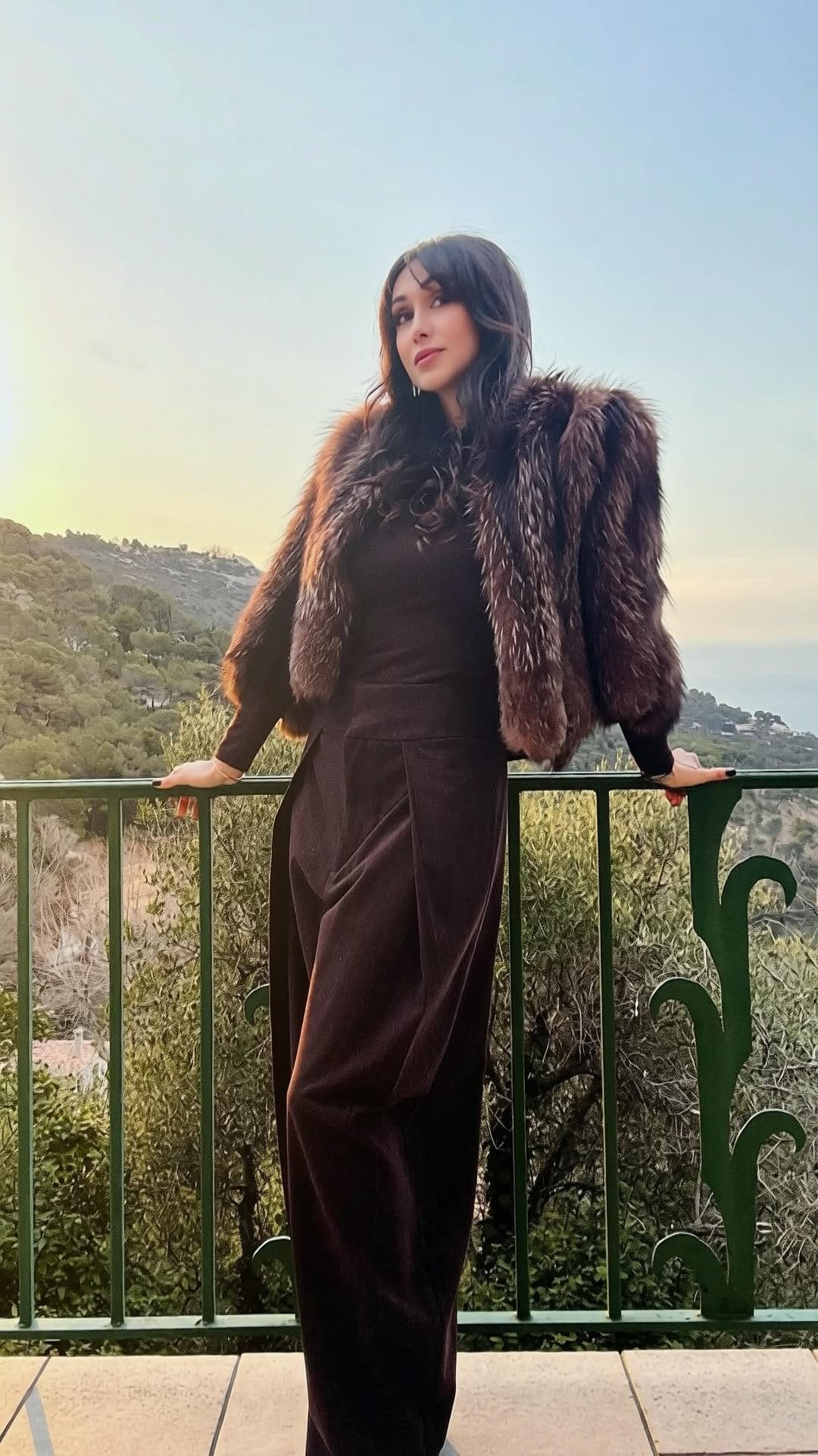 Post 5 by 𝓜𝓪𝓮 on Instagram (video)