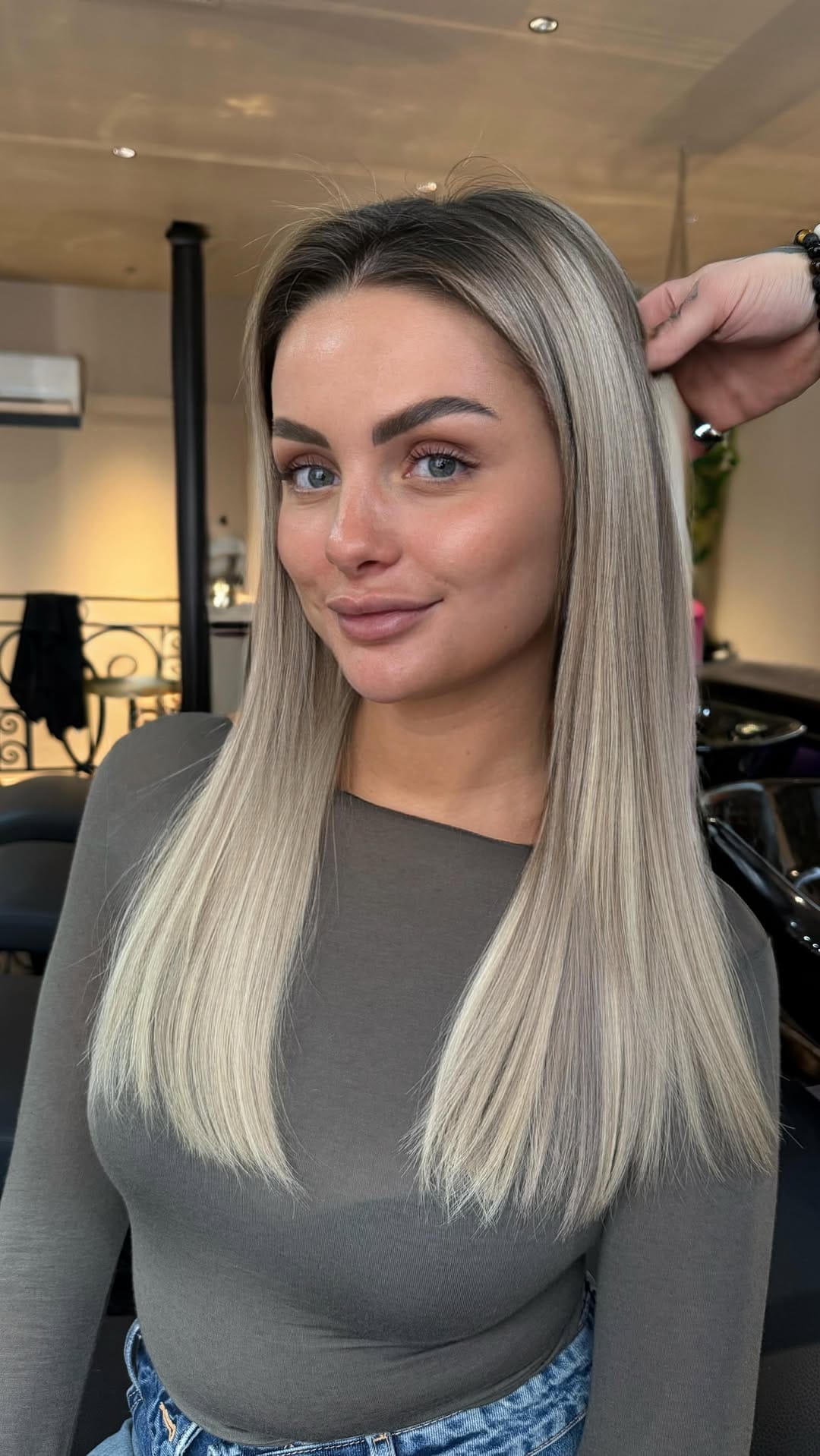 Post 6 by Jordy Brechkoff I Extensions de Cheveux on Instagram (video)
