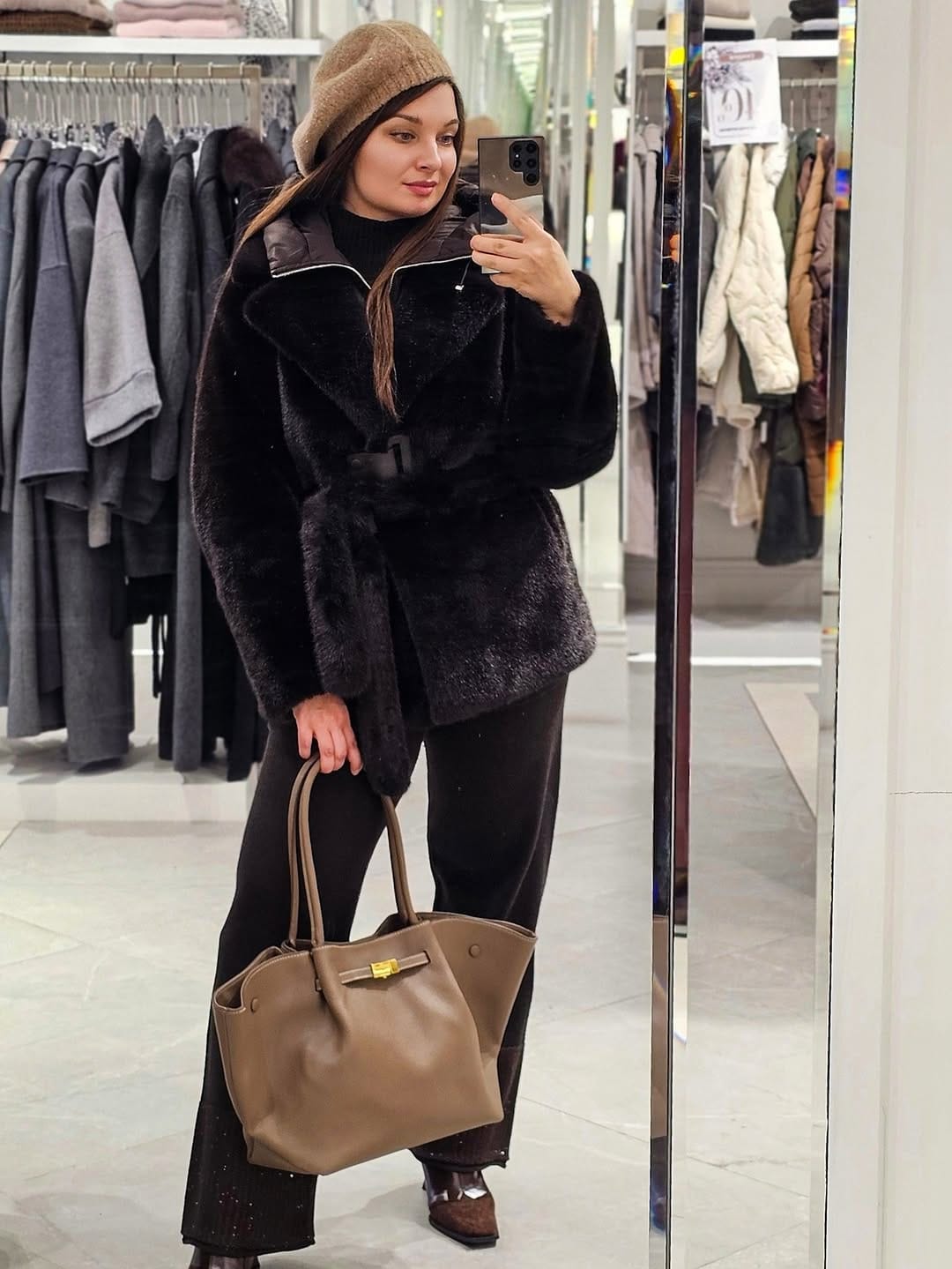 Post 1 by Haine Genți Accesorii | Chișinău on Instagram (video)