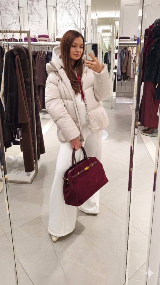 Post 3 by Haine Genți Accesorii | Chișinău on Instagram (video)
