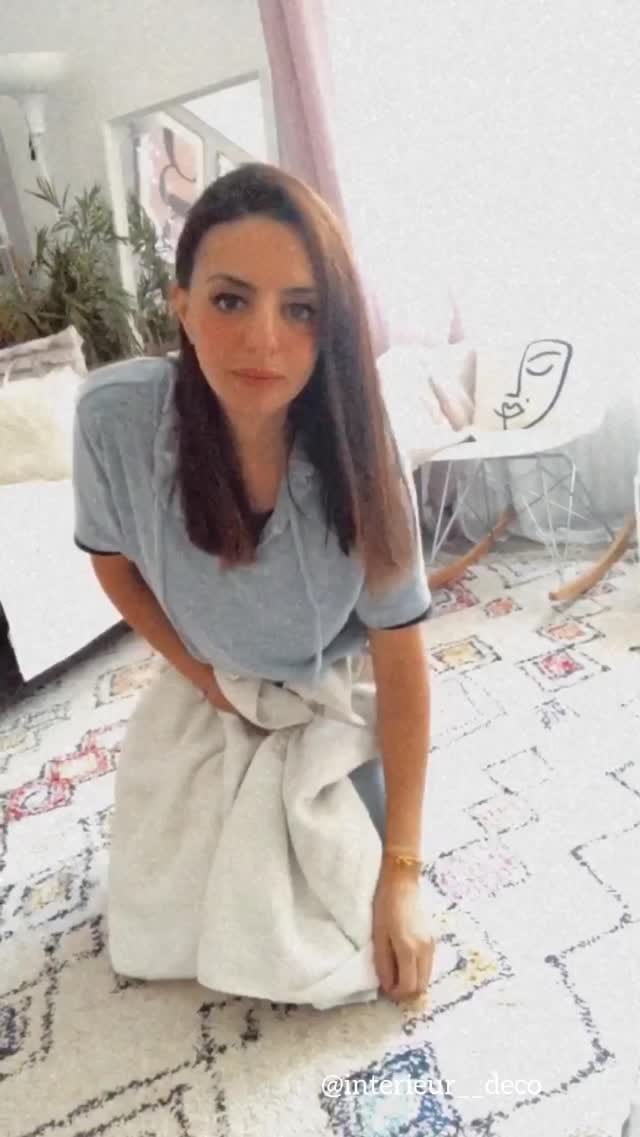Post 10 by Sihem R. on Instagram (video)
