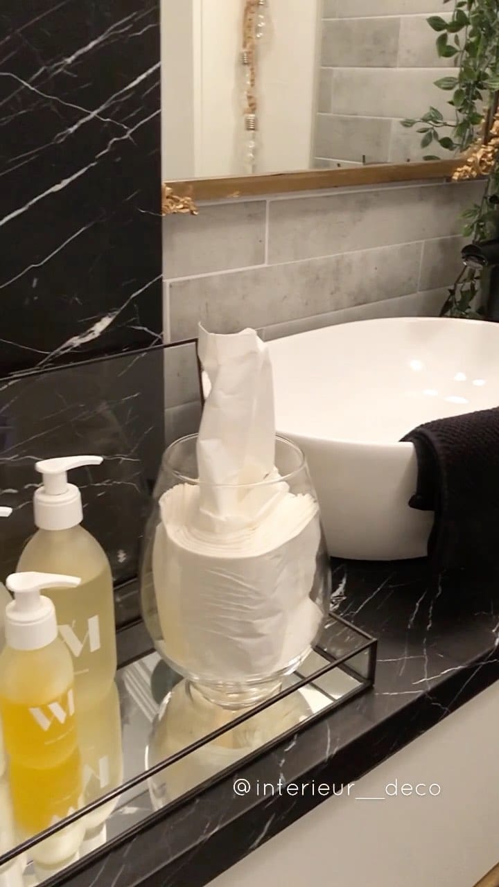 Post 9 by Sihem R. on Instagram (video)