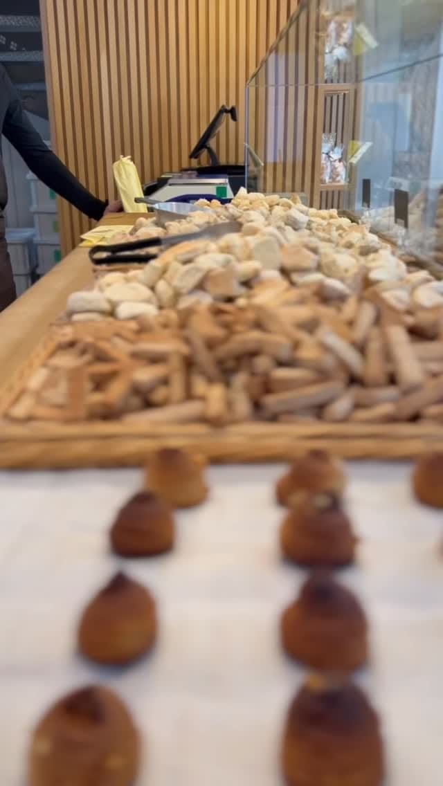 Post 7 by Les Docks Village on Instagram (video)