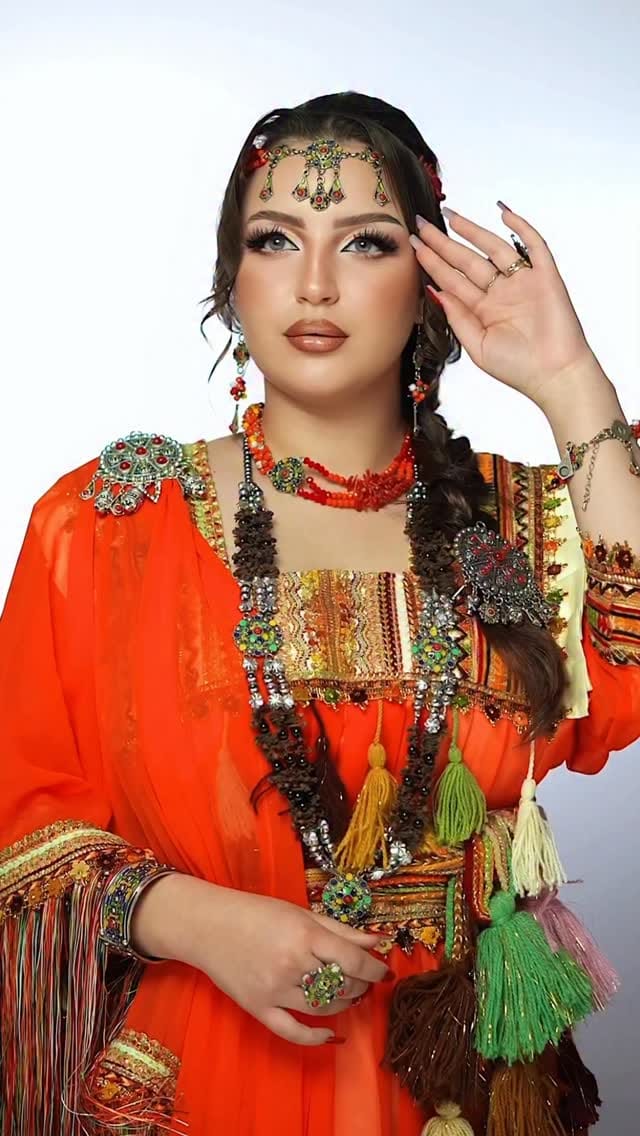 Post 3 by Coiffeuse Sihem Tigrine on Instagram (video)