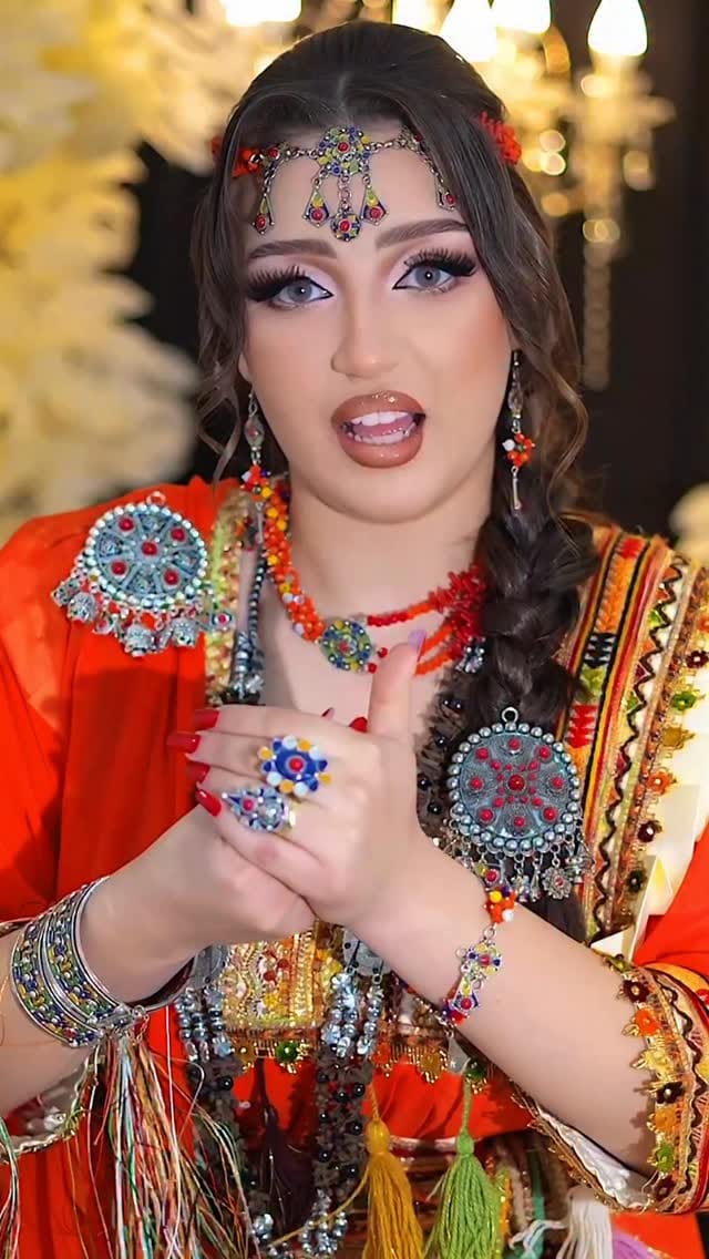 Post 2 by Coiffeuse Sihem Tigrine on Instagram (video)