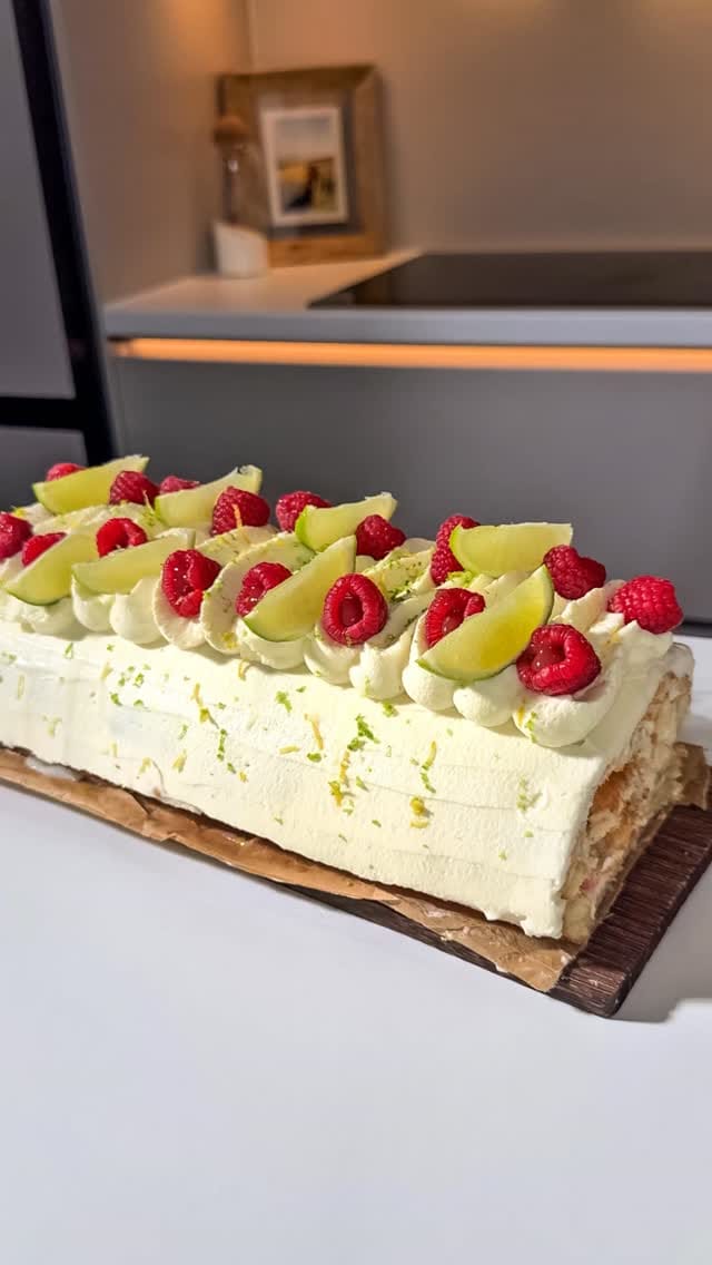 Post 6 by Andji 🍉 on Instagram (video)