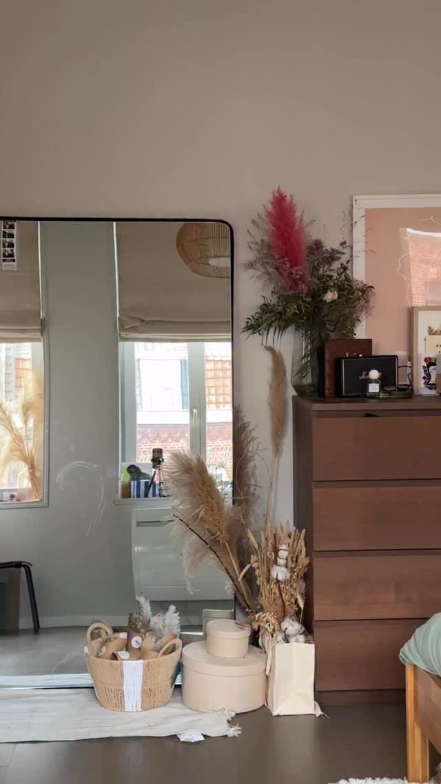 Post 1 by Maeva Lamaire on Instagram (video)