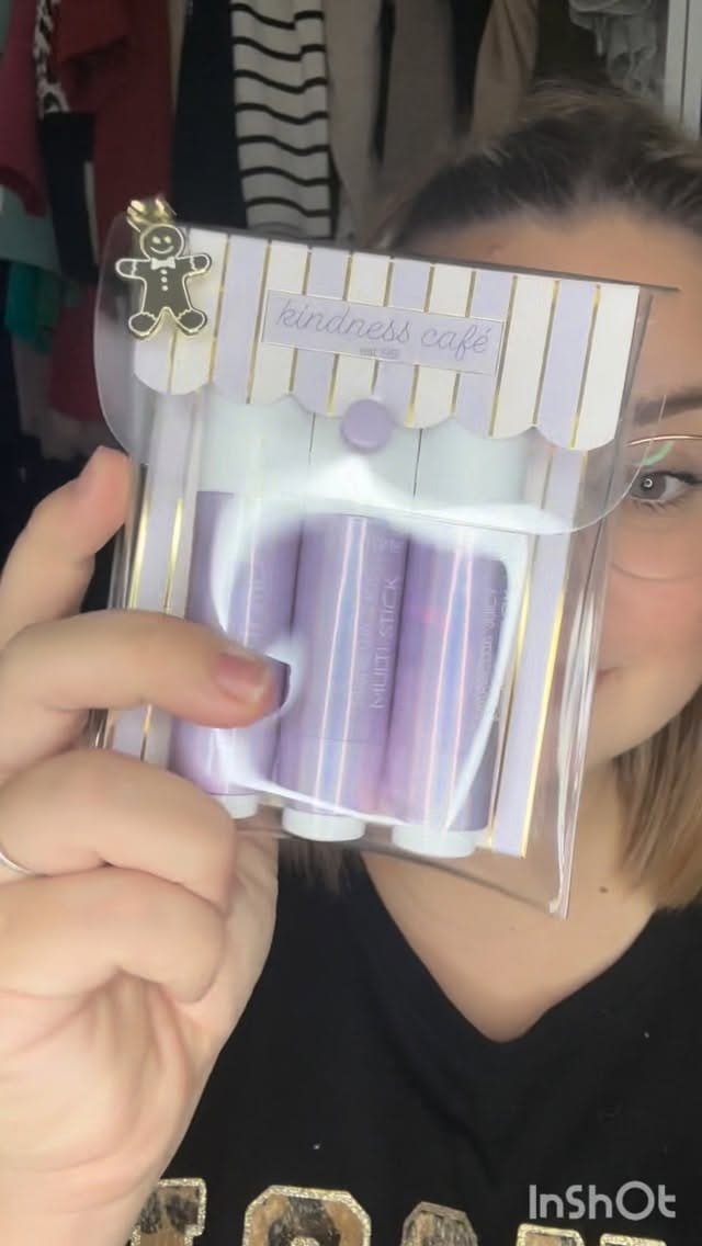 Post 8 by Steffie on Instagram (video)