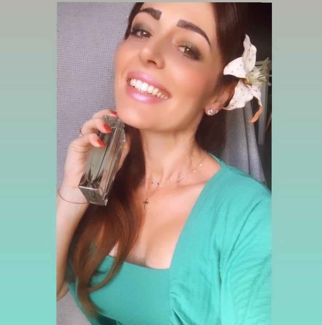 Post 10 by Dama MarLo on Instagram (carousel)