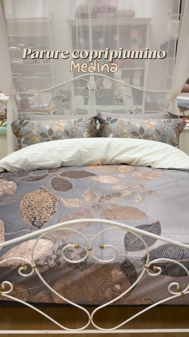 Post 8 by Maison Chic on Instagram (video)