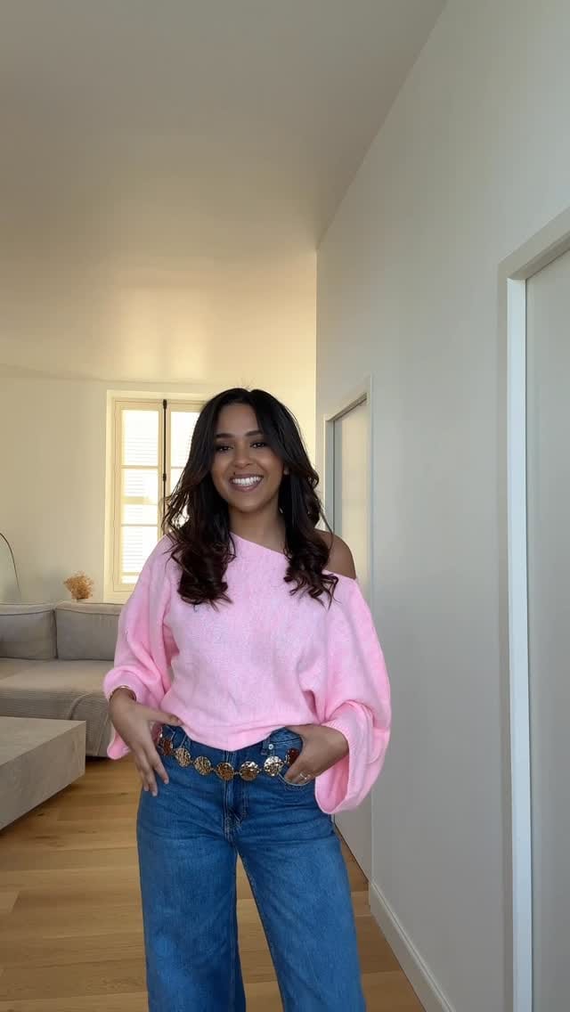 Post 4 by MILA on Instagram (video)