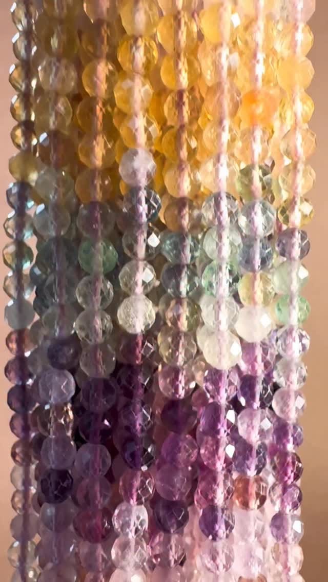 Post 5 by Perles Corner • perles & DIY bijoux - Paris on Instagram (video)