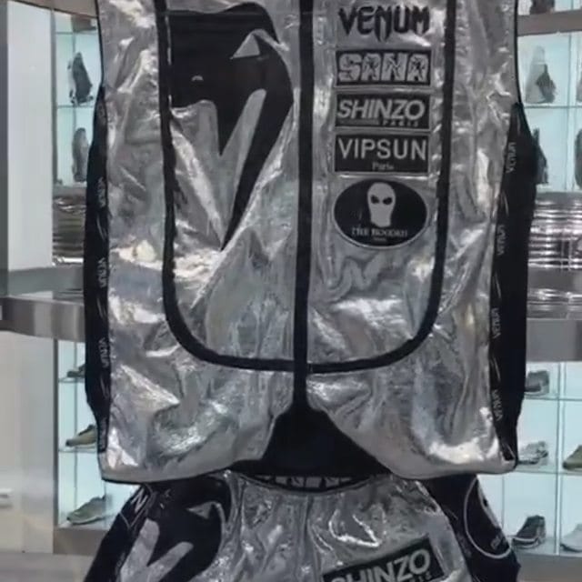 Post 6 by THE HOODED PARIS OFFICIAL on Instagram (video)