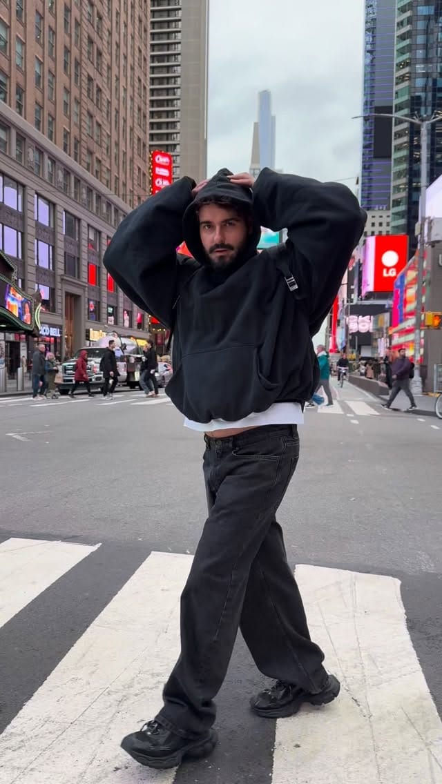Post 10 by George  Negrisan - HairStylist on Instagram (video)
