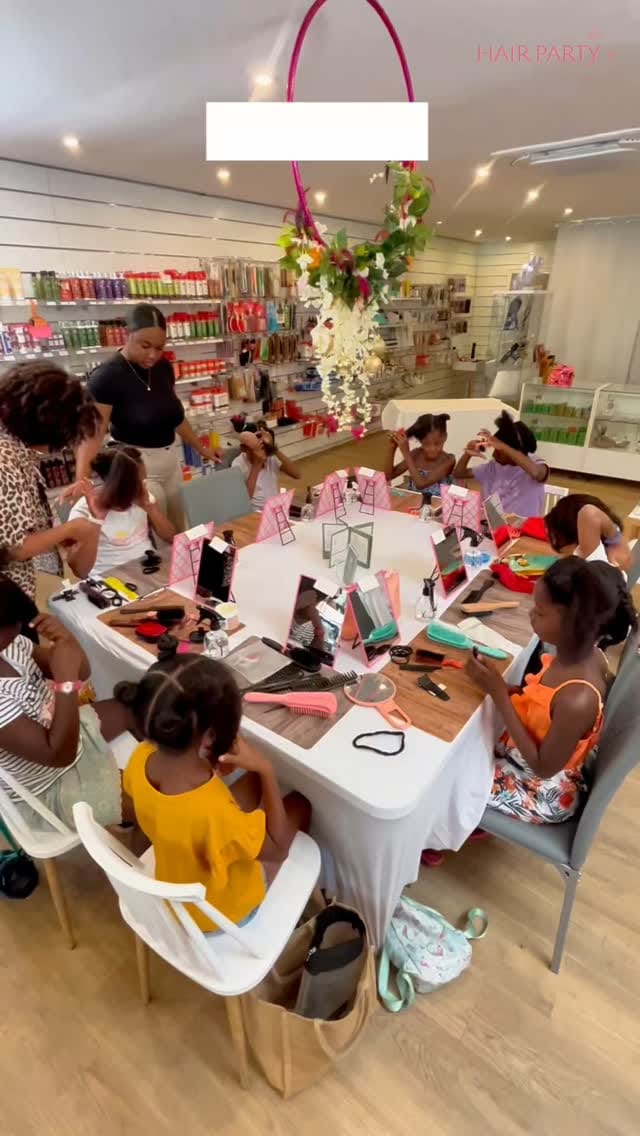 Post 6 by 𝐀𝐓𝐀𝐍𝐆𝐀 - Cheveux et Corps on Instagram (video)
