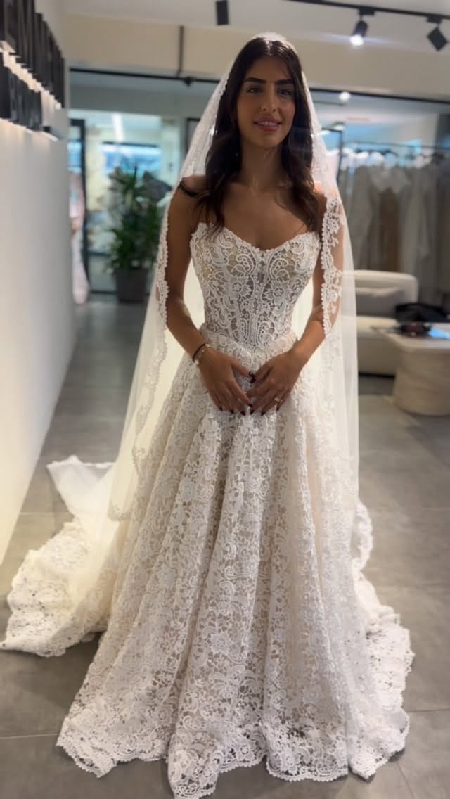 Post 1 by CIGDEM METIN BRIDAL on Instagram (video)