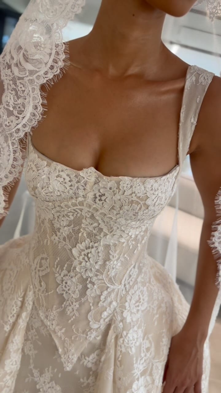 Post 9 by CIGDEM METIN BRIDAL on Instagram (video)