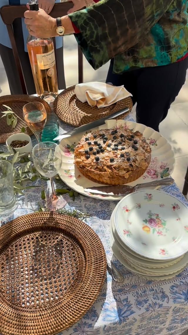 Post 2 by Madame de la Maison on Instagram (video)