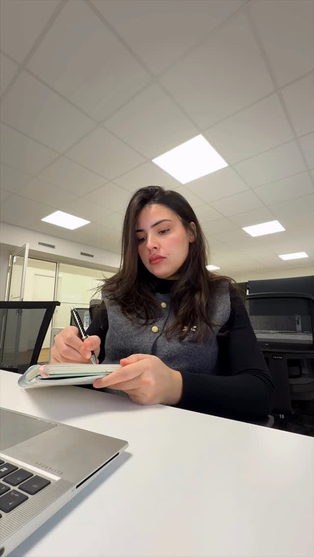 Post 2 by Hajer Hanini on Instagram (video)