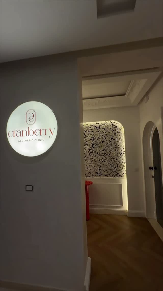 Post 4 by Hajer Hanini on Instagram (video)