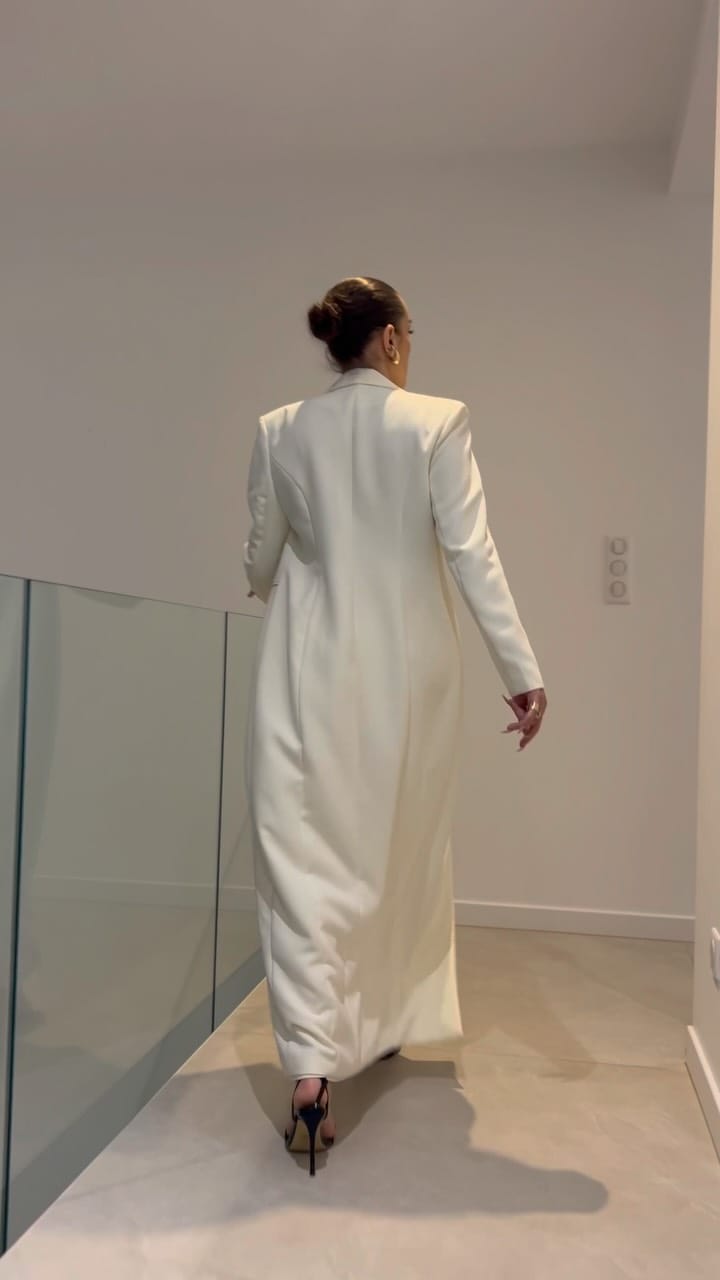 Post 9 by Marika on Instagram (video)