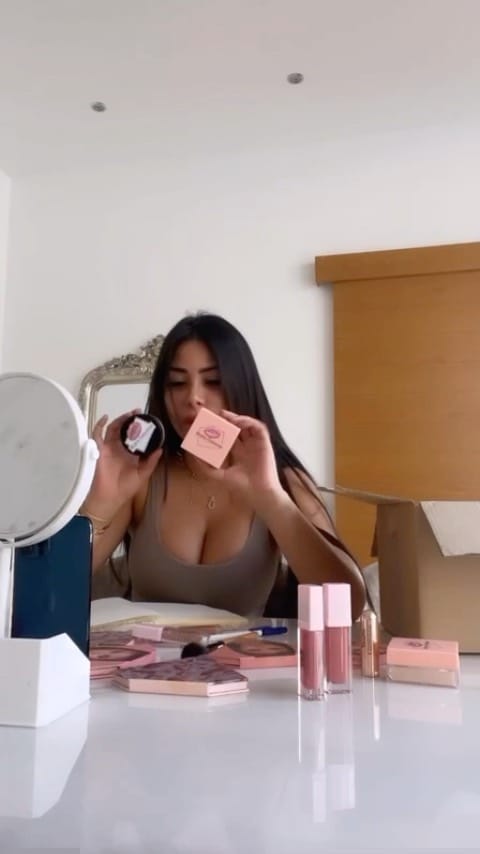 Post 9 by Maevaghennambeauty on Instagram (video)