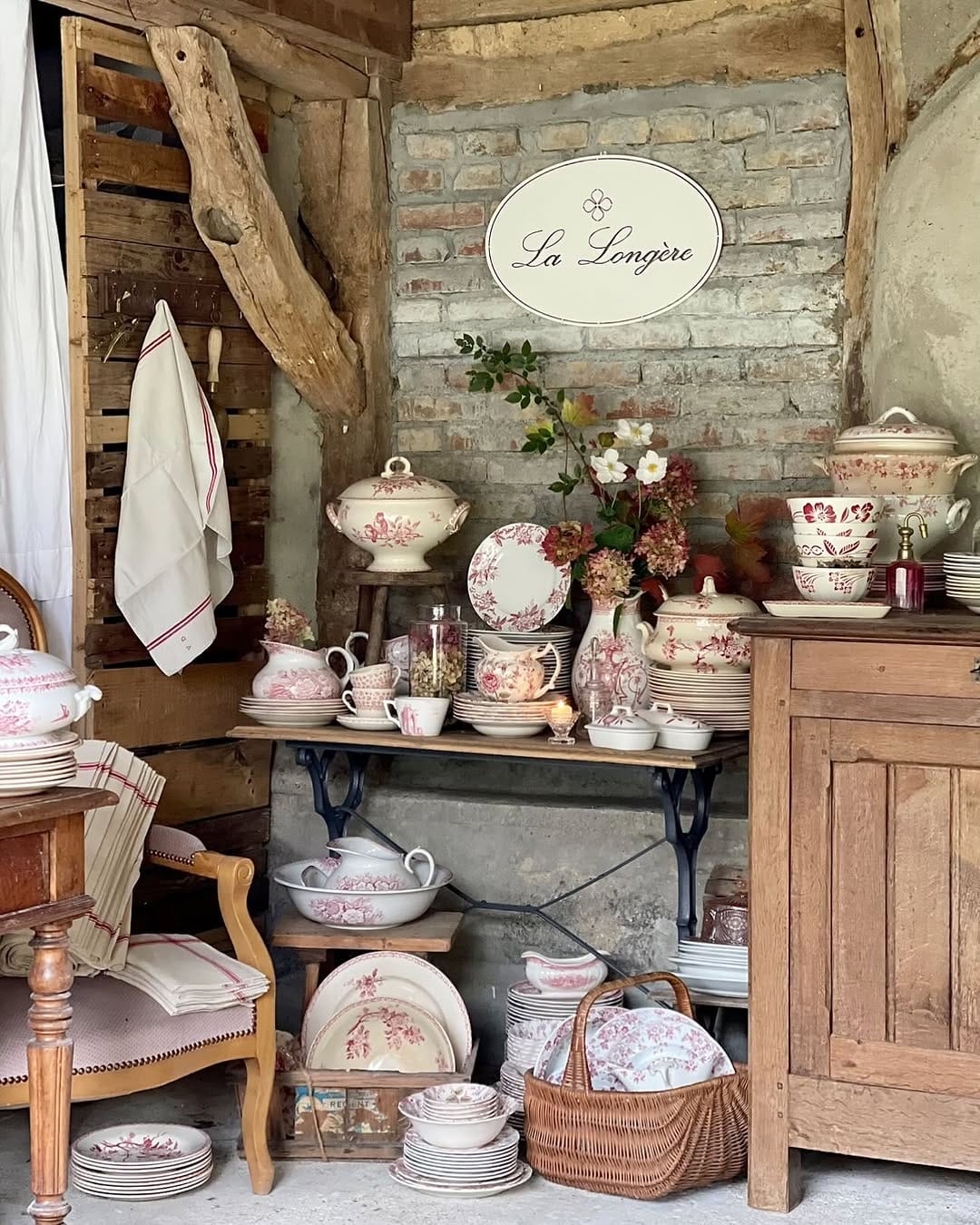 Post 9 by Joanna • La Longère • Décoration Brocante on Instagram (carousel)