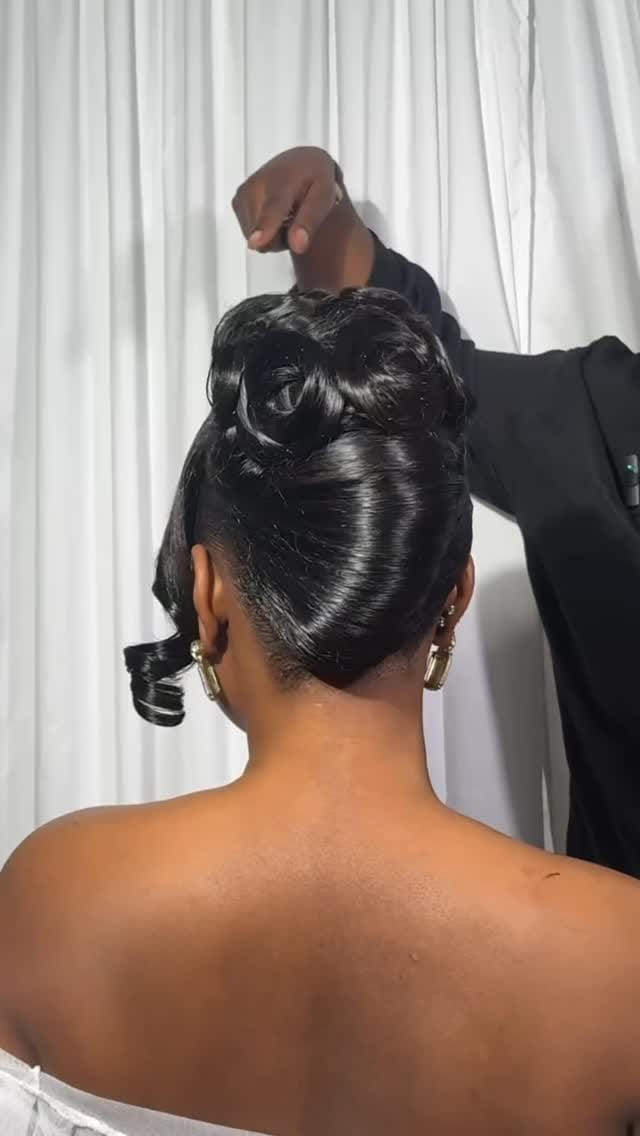 Post 1 by Princesse Sarah | Bridal Hairstylist | Coiffeuse Mariée 💍 on Instagram (video)
