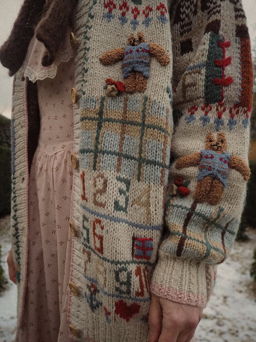 Post 4 by Wanderlust Vintage on Instagram (carousel)