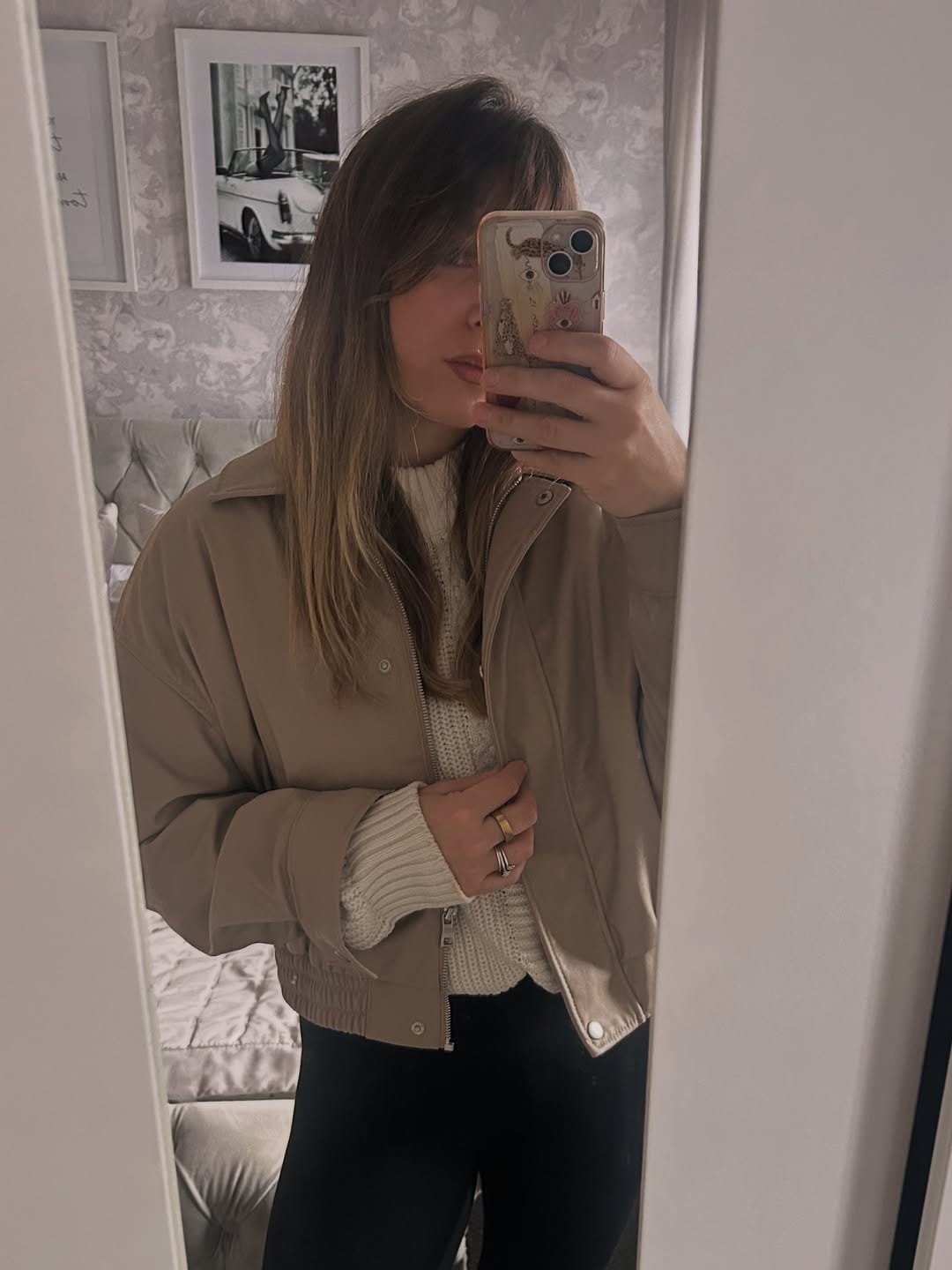 Post 3 by 𝑅𝑜𝒸𝒽𝑒𝓁𝓁𝑒 on Instagram (carousel)