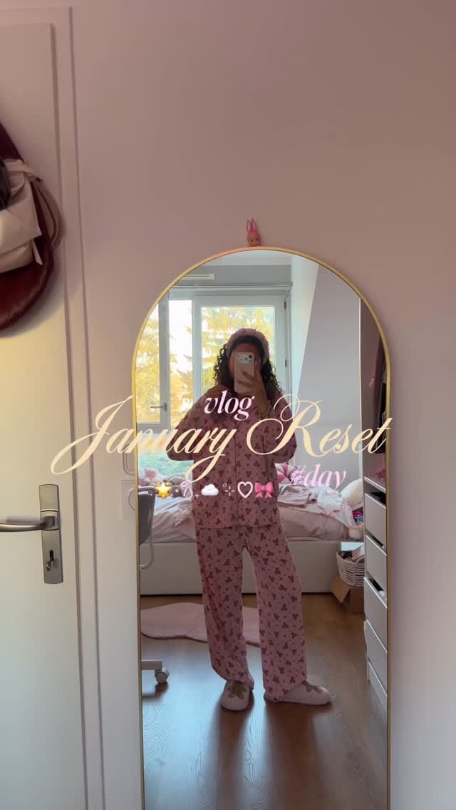 Post 2 by Lisia || fashion content creator on Instagram (video)