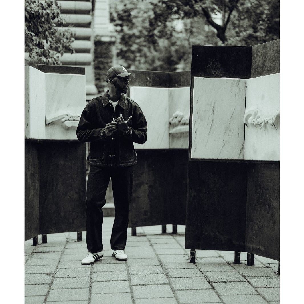 Post 8 by MisterKash | Le photographe en costume👔 on Instagram (carousel)