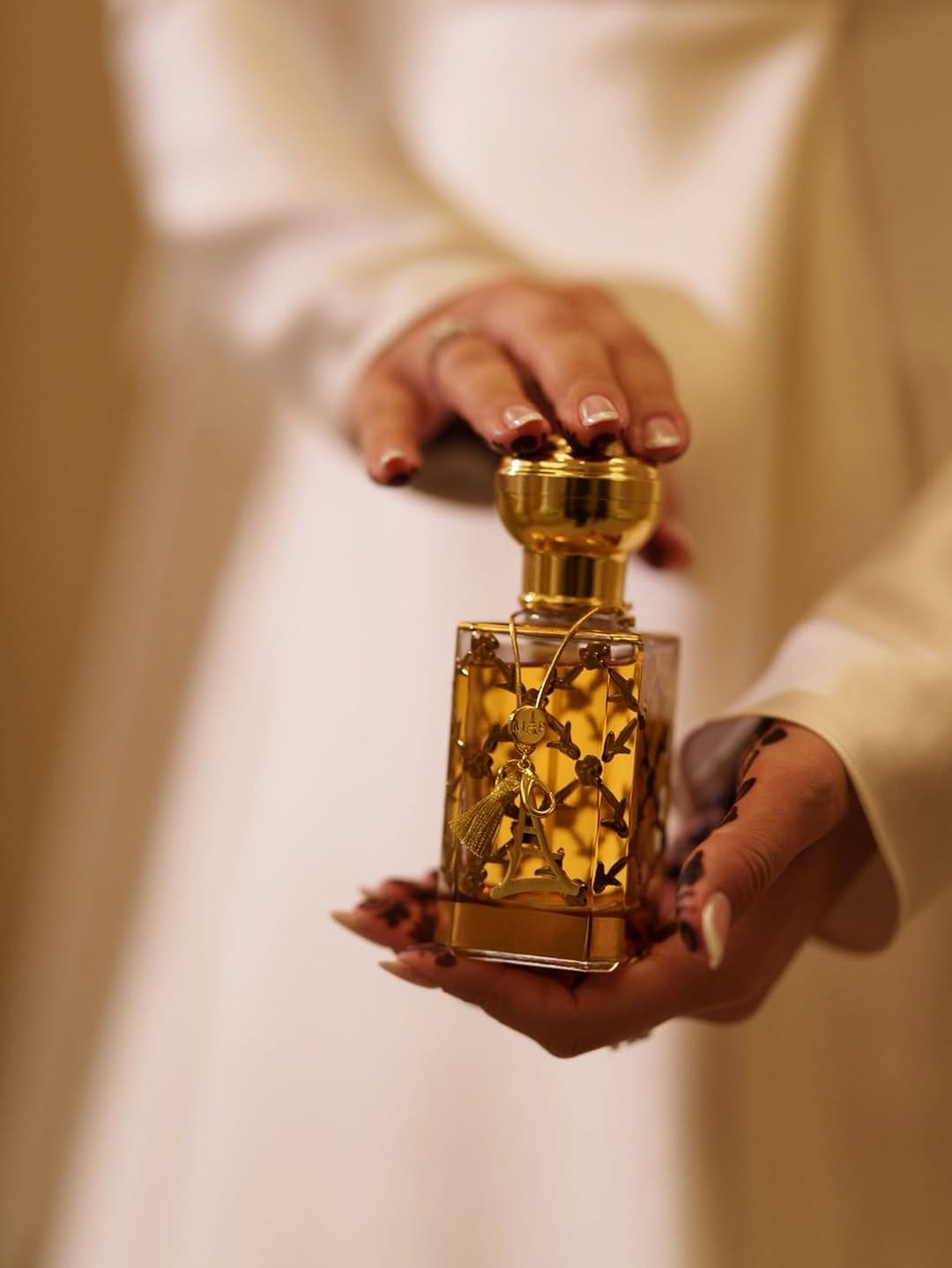 Post 9 by Mounia Paris | Perfume & Crystal on Instagram (image)