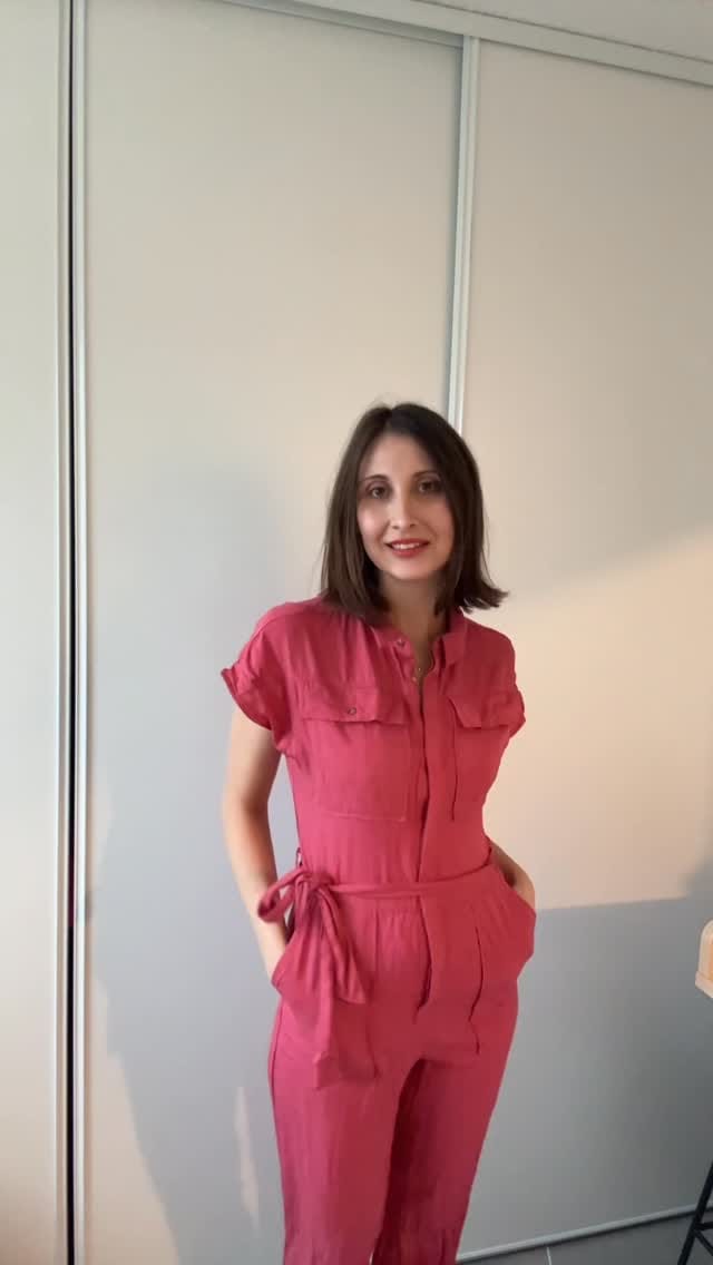 Post 1 by Golda mdl Sllm on Instagram (video)