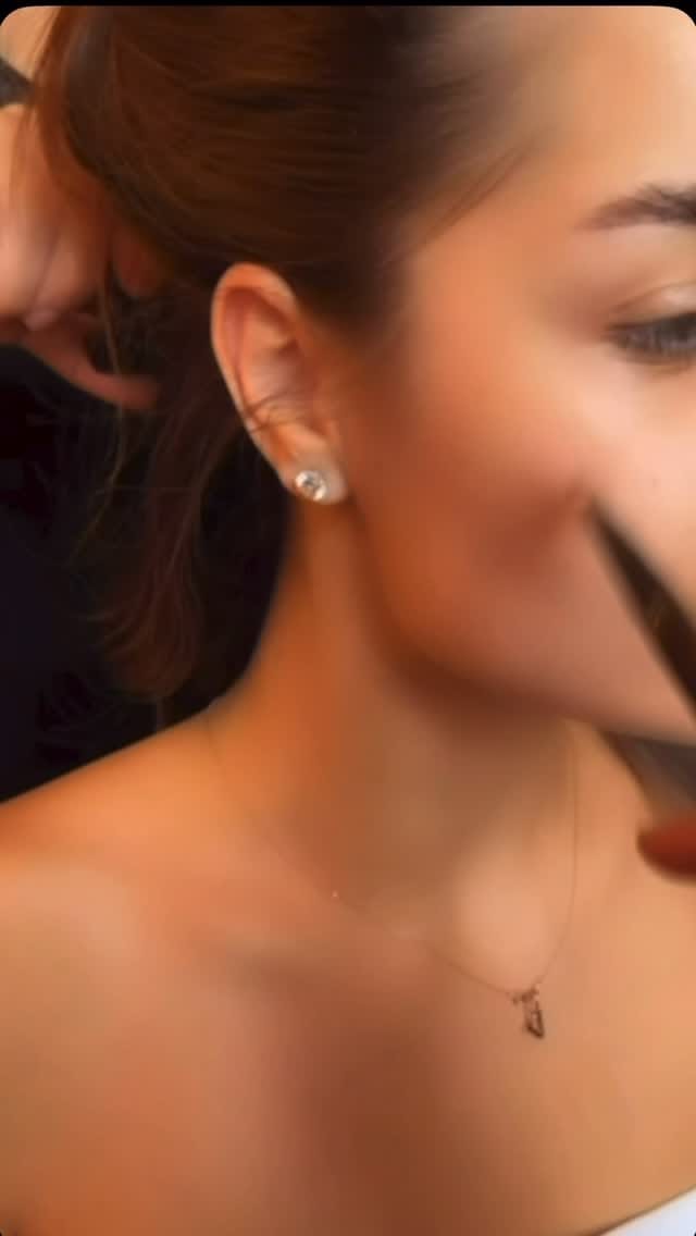 Post 10 by MAKEUP ARTIST DIPLOMÉ professionnelle International on Instagram (video)