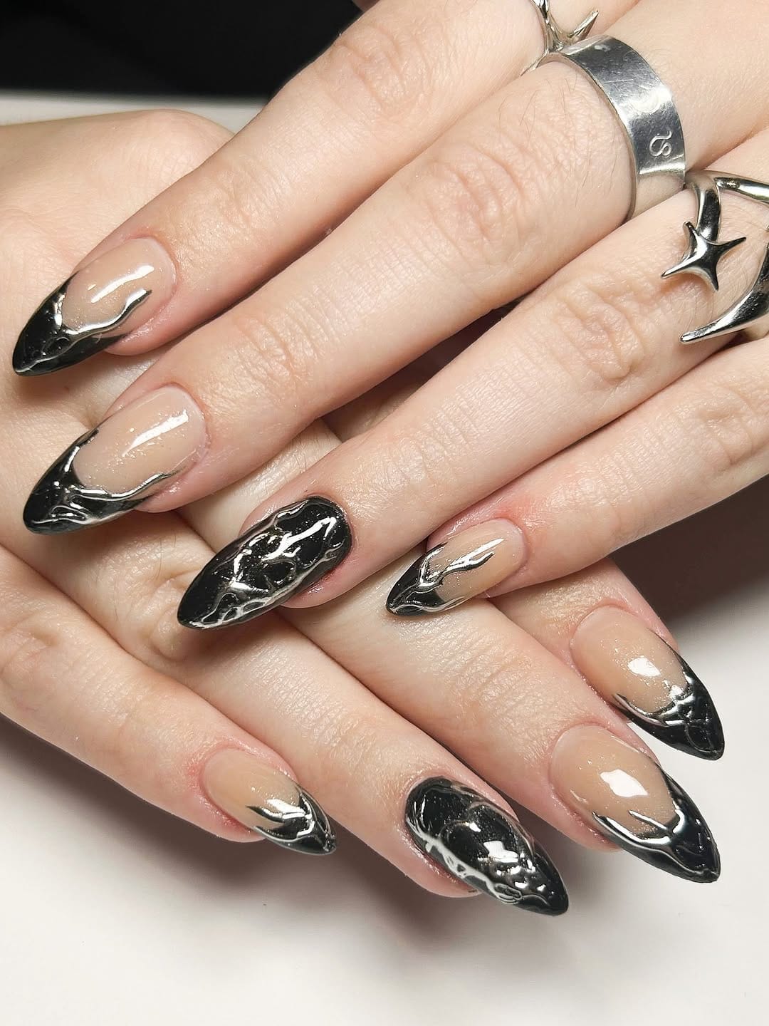 Post 1 by Gloss'Up Beauty Bar - Paris on Instagram (image)