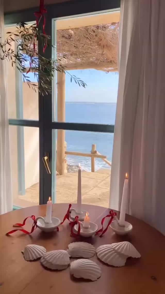 Post 8 by Abellie on Instagram (video)