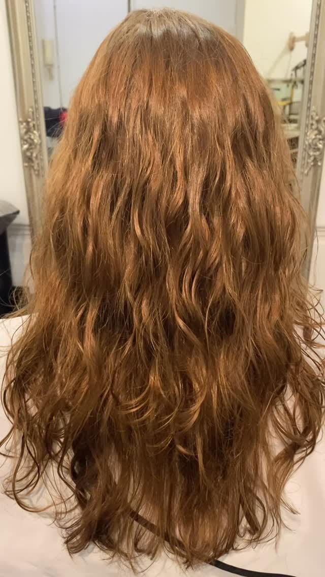 Post 7 by bleucoiffure, coiffurecoréen, permanente digitale, lissage on Instagram (video)