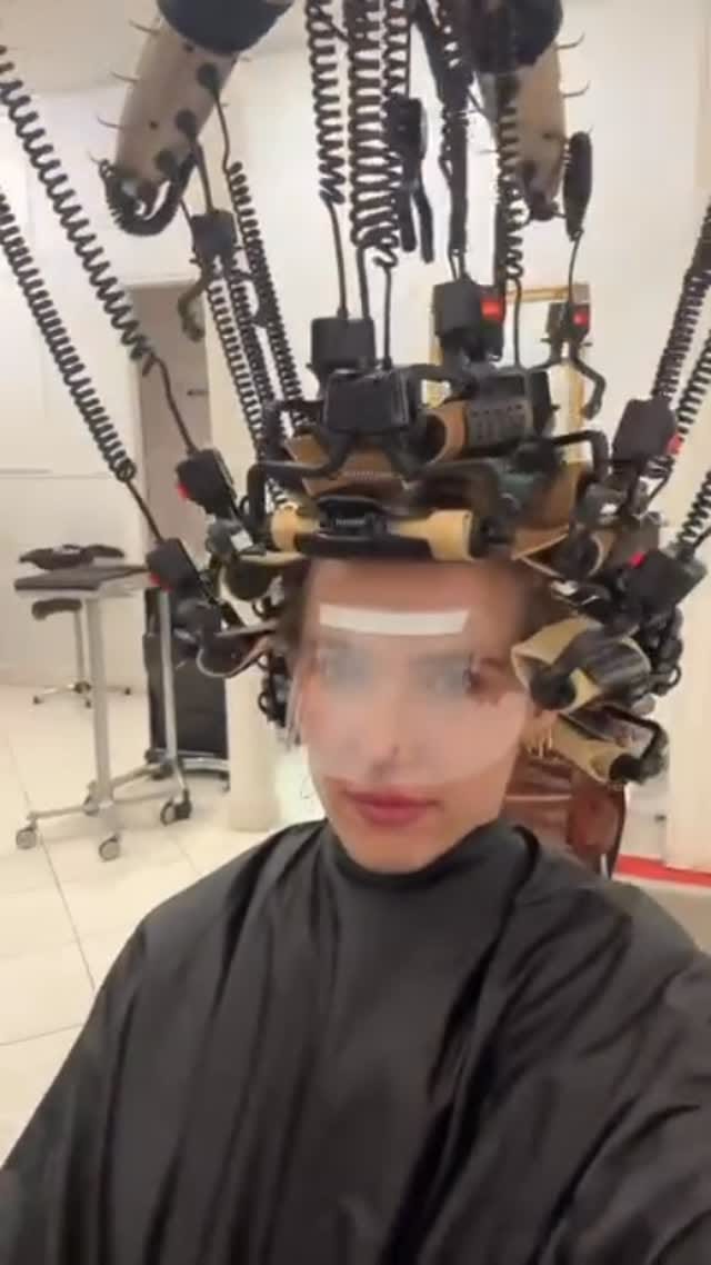 Post 3 by bleucoiffure, coiffurecoréen, permanente digitale, lissage on Instagram (video)
