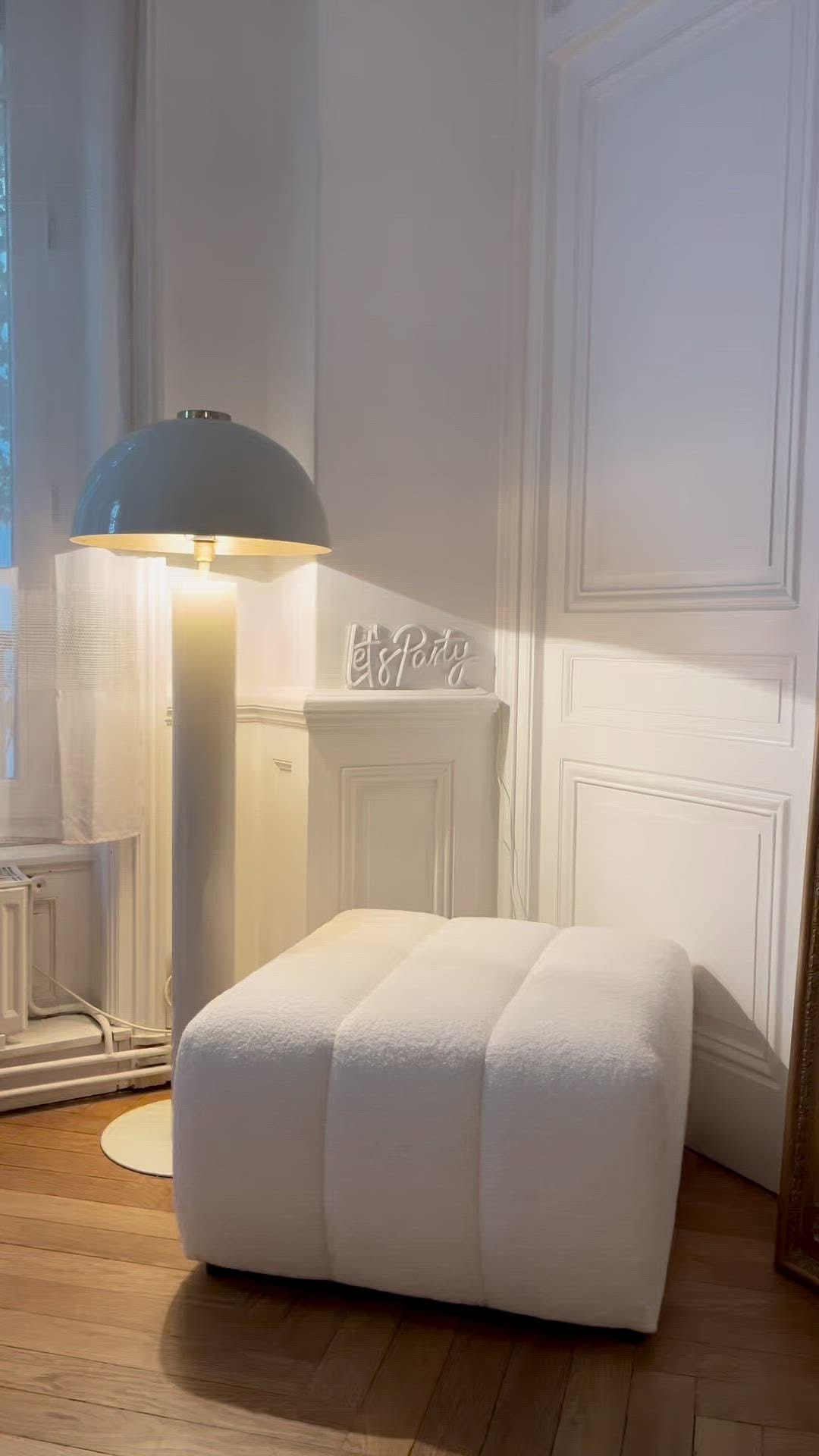 Post 2 by @casanovaparis.fr on Instagram (video)