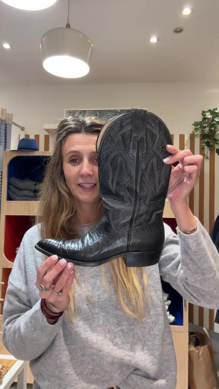 Post 1 by Le vintage de Julie on Instagram (video)