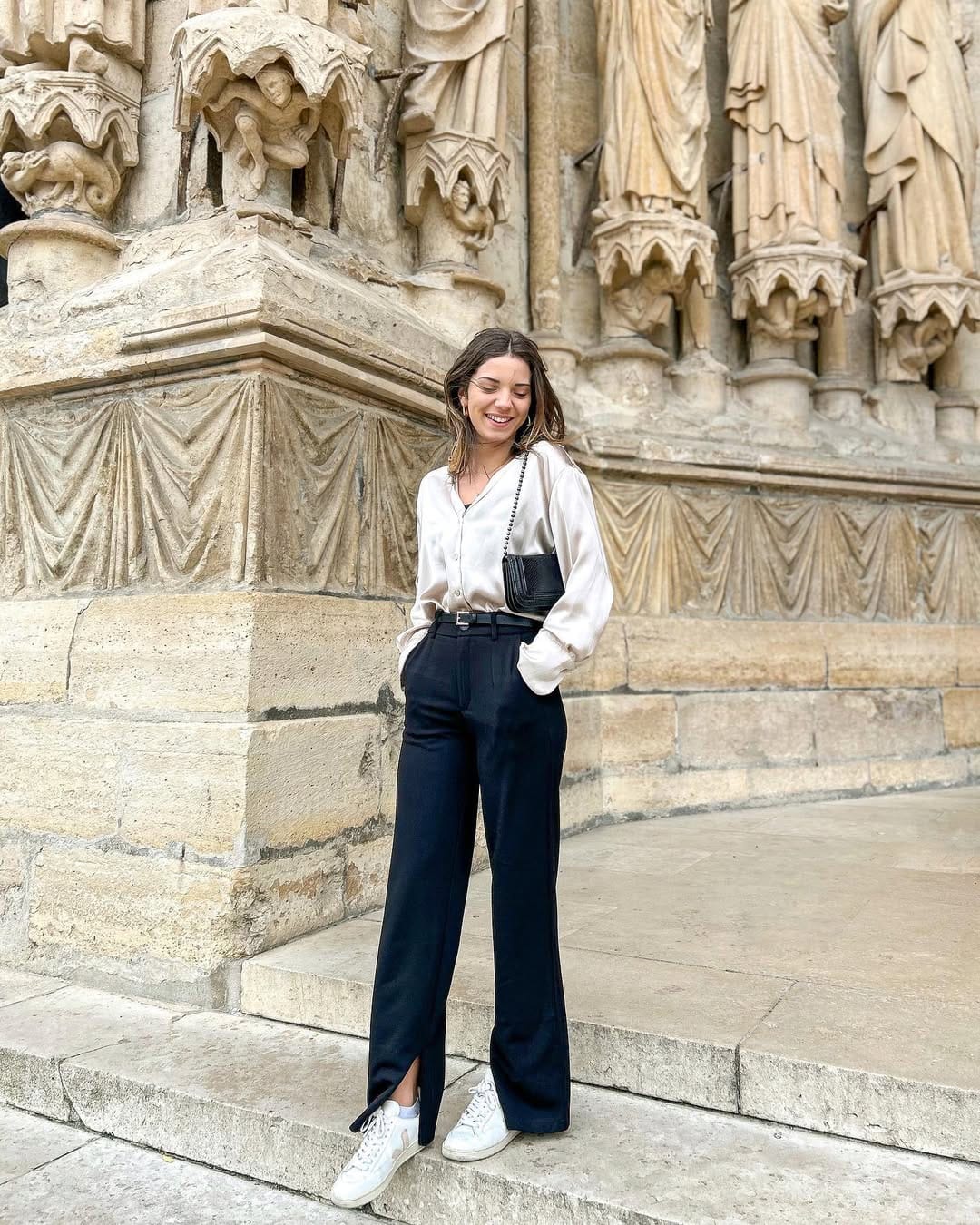 Post 8 by Iléana 🕊 on Instagram (carousel)